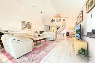 1510 W Lacosta Dr W, Pembroke Pines, FL 33027 - Photo 5