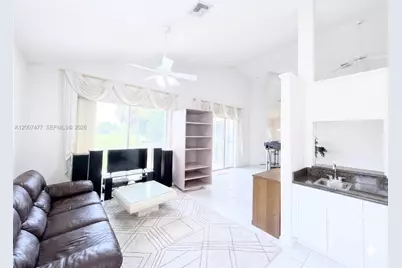 1510 W Lacosta Dr W, Pembroke Pines, FL 33027 - Photo 9