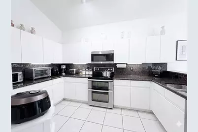 1510 W Lacosta Dr W, Pembroke Pines, FL 33027 - Photo 13
