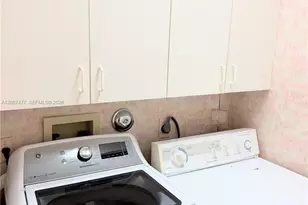 1510 W Lacosta Dr W, Pembroke Pines, FL 33027 - Photo 23