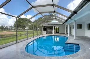19150 S St Andrews Dr, Hialeah, FL 33015 - Photo 27