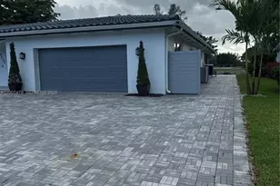 19150 S St Andrews Dr, Hialeah, FL 33015 - Photo 3
