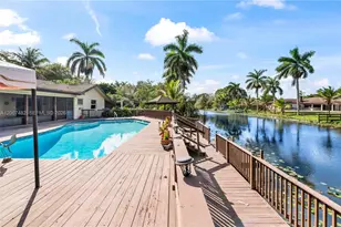 10651 SW 27th St, Davie, FL 33328 - Photo 47