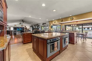 10651 SW 27th St, Davie, FL 33328 - Photo 5