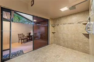 10651 SW 27th St, Davie, FL 33328 - Photo 41