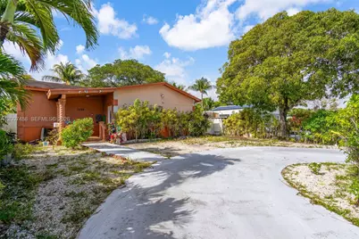 1320 NE 135th St, North Miami, FL 33161 - Photo 3