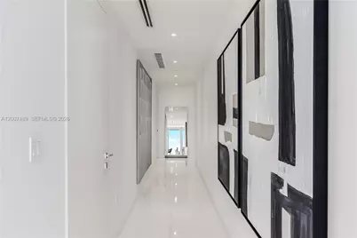 300 Biscayne Blvd Way #2802, Miami, FL 33131 - Photo 17