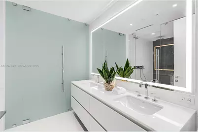 300 Biscayne Blvd Way #2802, Miami, FL 33131 - Photo 23