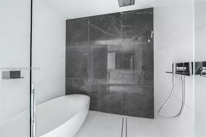 300 Biscayne Blvd Way #2802, Miami, FL 33131 - Photo 61