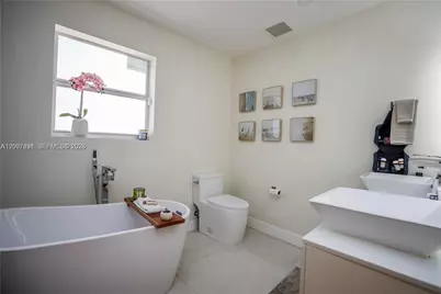 5620 Alton Rd, Miami Beach, FL 33140 - Photo 9