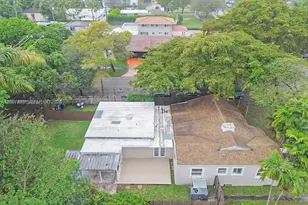 410 Pinecrest Dr, Miami Springs, FL 33166 - Photo 25
