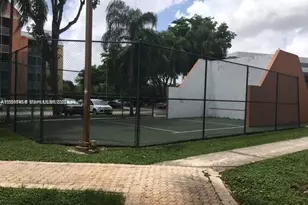 8205 Lake Dr, Doral, FL 33166 - Photo 17