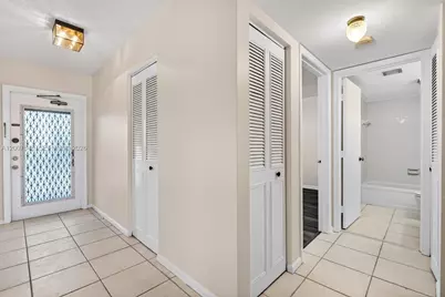 357 N Rock Island Rd #207, Margate, FL 33063 - Photo 5