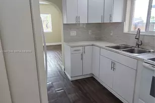 4795 E 8th Ct, Hialeah, FL 33013 - Photo 11