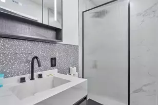 400 NW 40th St, Miami, FL 33127 - Photo 39