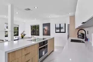 400 NW 40th St, Miami, FL 33127 - Photo 11