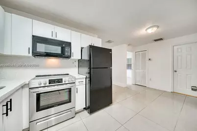 1200 NW 102nd St #1202, Miami, FL 33147 - Photo 7