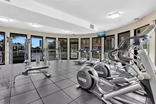 20515 E Country Club Dr, Aventura, FL 33180 - Photo 11