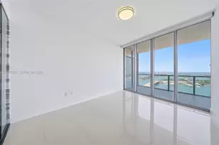 1100 Biscayne Blvd, Miami, FL 33132 - Photo 11