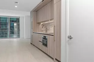 77 SE 5th St, Miami, FL 33131 - Photo 7
