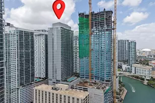 77 SE 5th St, Miami, FL 33131 - Photo 5