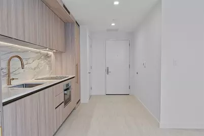 77 SE 5th St. #1510, Miami, FL 33131 - Photo 9
