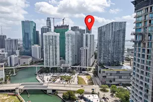 77 SE 5th St, Miami, FL 33131 - Photo 3