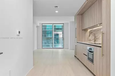 77 SE 5th St. #1510, Miami, FL 33131 - Photo 9