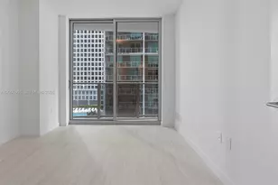 77 SE 5th St, Miami, FL 33131 - Photo 19