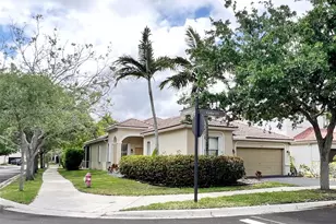 1901 Cedar Ct, Weston, FL 33327 - Photo 1