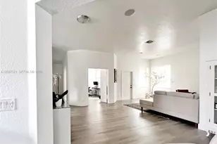 1901 Cedar Ct, Weston, FL 33327 - Photo 3