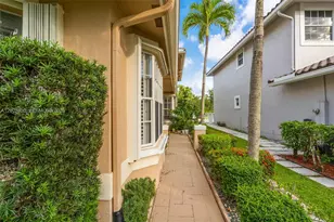 11834 Highland Pl, Coral Springs, FL 33071 - Photo 5