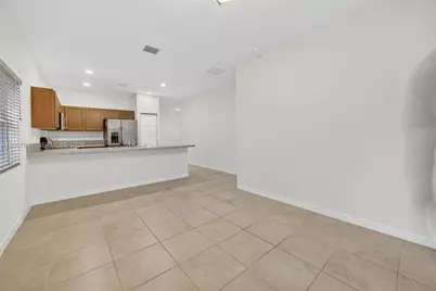 236 SE 32nd Ave, Homestead, FL 33033 - Photo 5
