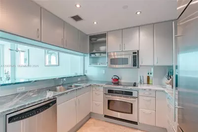 540 West Ave #2112, Miami Beach, FL 33139 - Photo 15