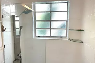 1007 Meridian Ave, Miami Beach, FL 33139 - Photo 15