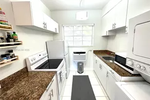 1007 Meridian Ave, Miami Beach, FL 33139 - Photo 9