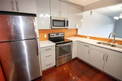 110 S Shore Dr #5B, Miami Beach, FL 33141 - Photo 9