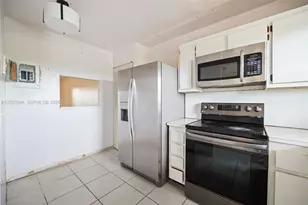 10100 NW 30th Ct, Sunrise, FL 33322 - Photo 5