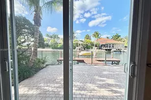1141 Waterside Ln, Hollywood, FL 33019 - Photo 21