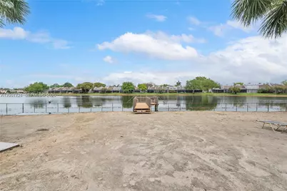 1101 Colony Point Cir #101, Pembroke Pines, FL 33026 - Photo 7