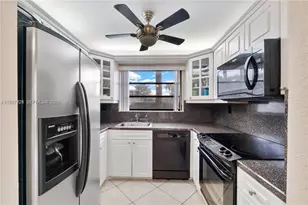 1101 Colony Point Cir, Pembroke Pines, FL 33026 - Photo 3