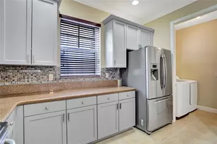 1033 NE 17th Way, Fort Lauderdale, FL 33304 - Photo 3