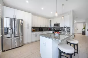 8070 NW 108th Pl, Doral, FL 33178 - Photo 15