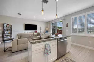 8070 NW 108th Pl, Doral, FL 33178 - Photo 13