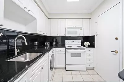 2501 S Ocean Dr #402, Hollywood, FL 33019 - Photo 7