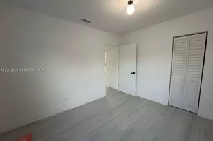 854 NW 76th St, Miami, FL 33150 - Photo 11