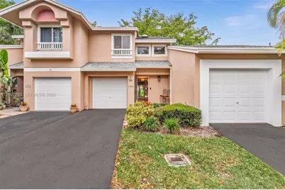 1958 E Discovery Cir E, Deerfield Beach, FL 33442 - Photo 5
