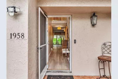 1958 E Discovery Cir E, Deerfield Beach, FL 33442 - Photo 5