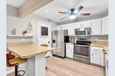1958 E Discovery Cir E, Deerfield Beach, FL 33442 - Photo 15