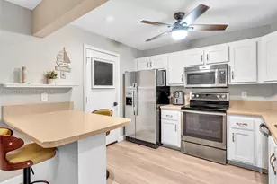 1958 E Discovery Cir E, Deerfield Beach, FL 33442 - Photo 15